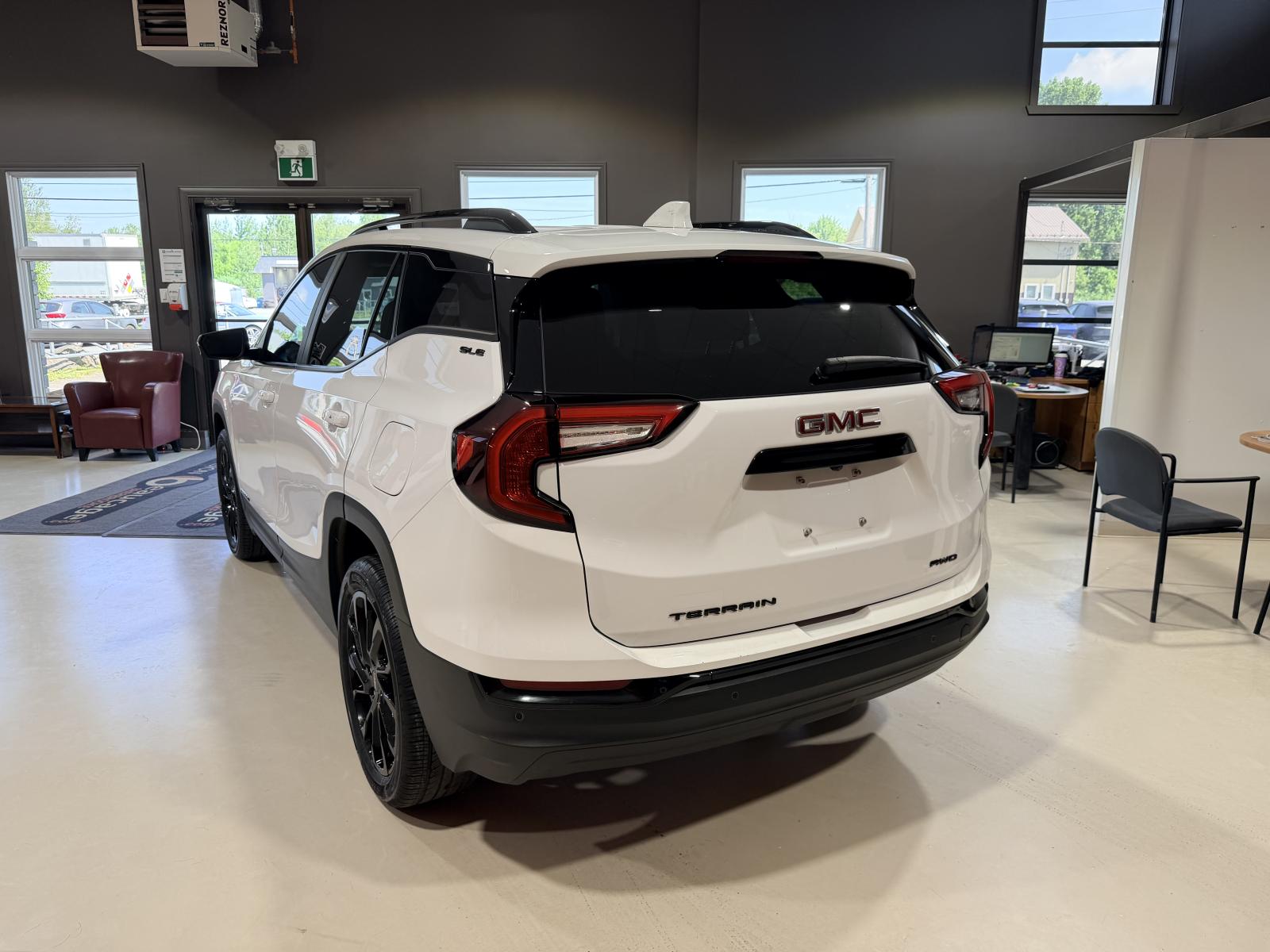 GMC Terrain SLE 2024 — photo 4
