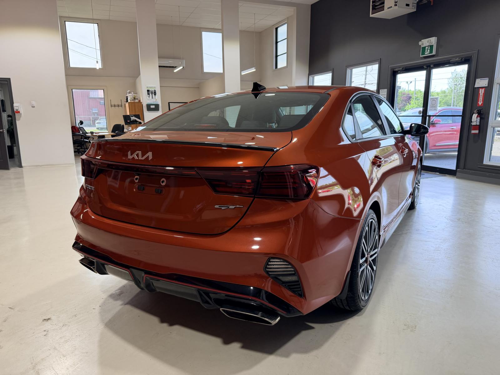Kia Forte GT Limited 2023 — photo 7