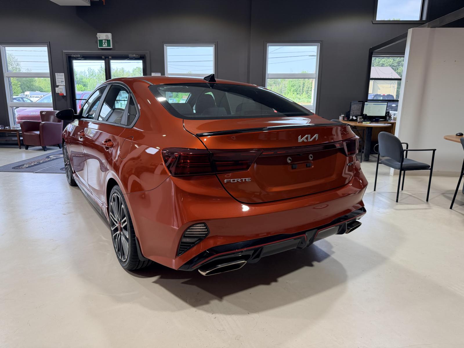 Kia Forte GT Limited 2023 — photo 4
