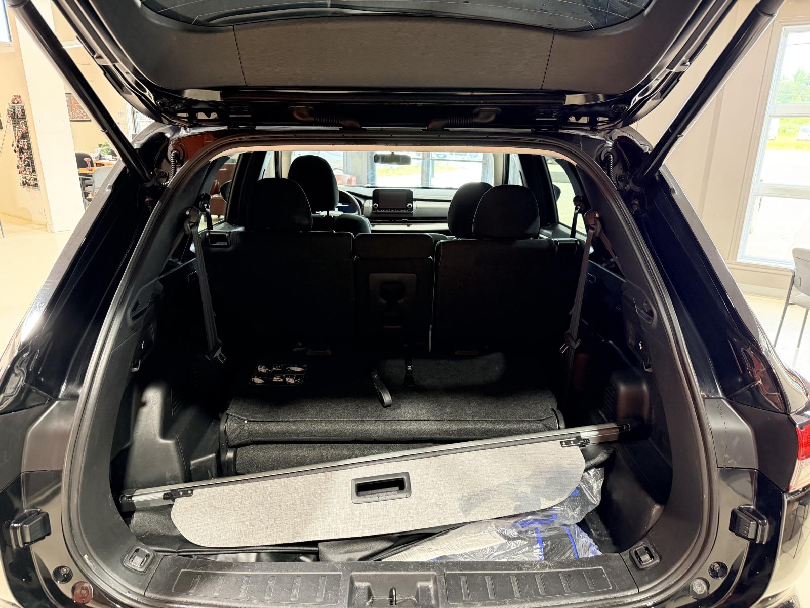 Mitsubishi Outlander SE PHEV 2025 — photo 8
