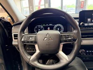 Thumbnail 20 Mitsubishi Outlander SE PHEV 2025