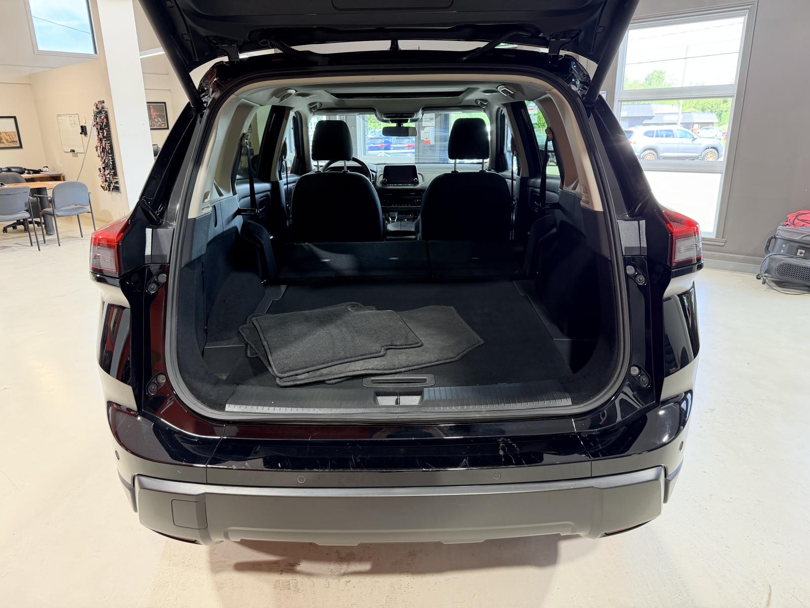 Nissan Rogue SV Moonroof 2025 — photo 7