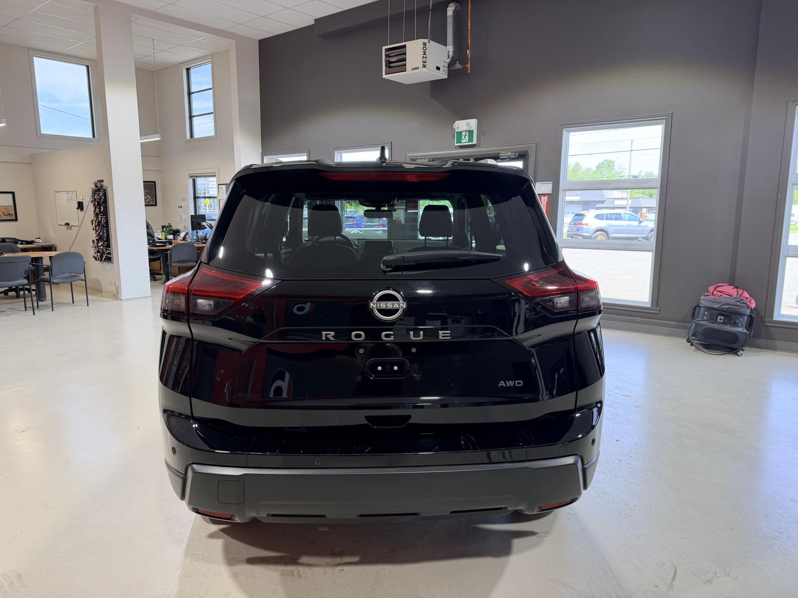 Nissan Rogue SV Moonroof 2025 — photo 5