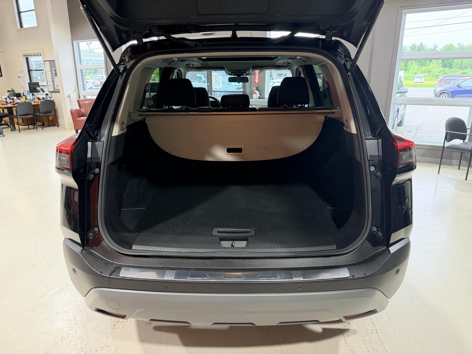 Nissan Rogue SV Moonroof 2023 — photo 7