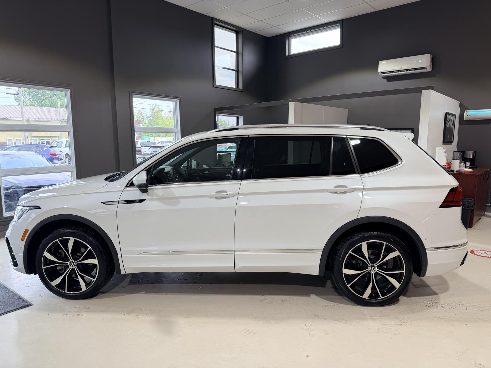 Volkswagen Tiguan Highline R-Line 2022 — photo 3