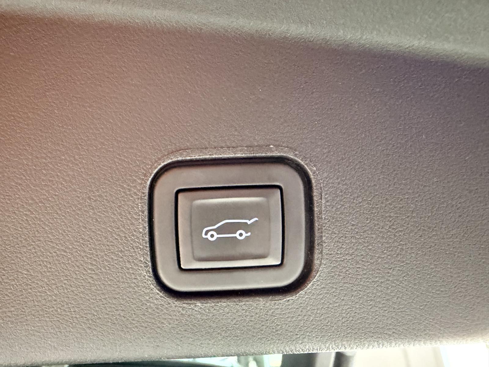 Cadillac Lyriq Sport 2 2024 — photo 8