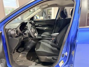 Miniature 16 Nissan Kicks Play SV 2025