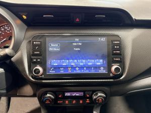 Miniature 23 Nissan Kicks Play SV 2025