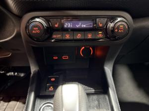Miniature 26 Nissan Kicks Play SV 2025