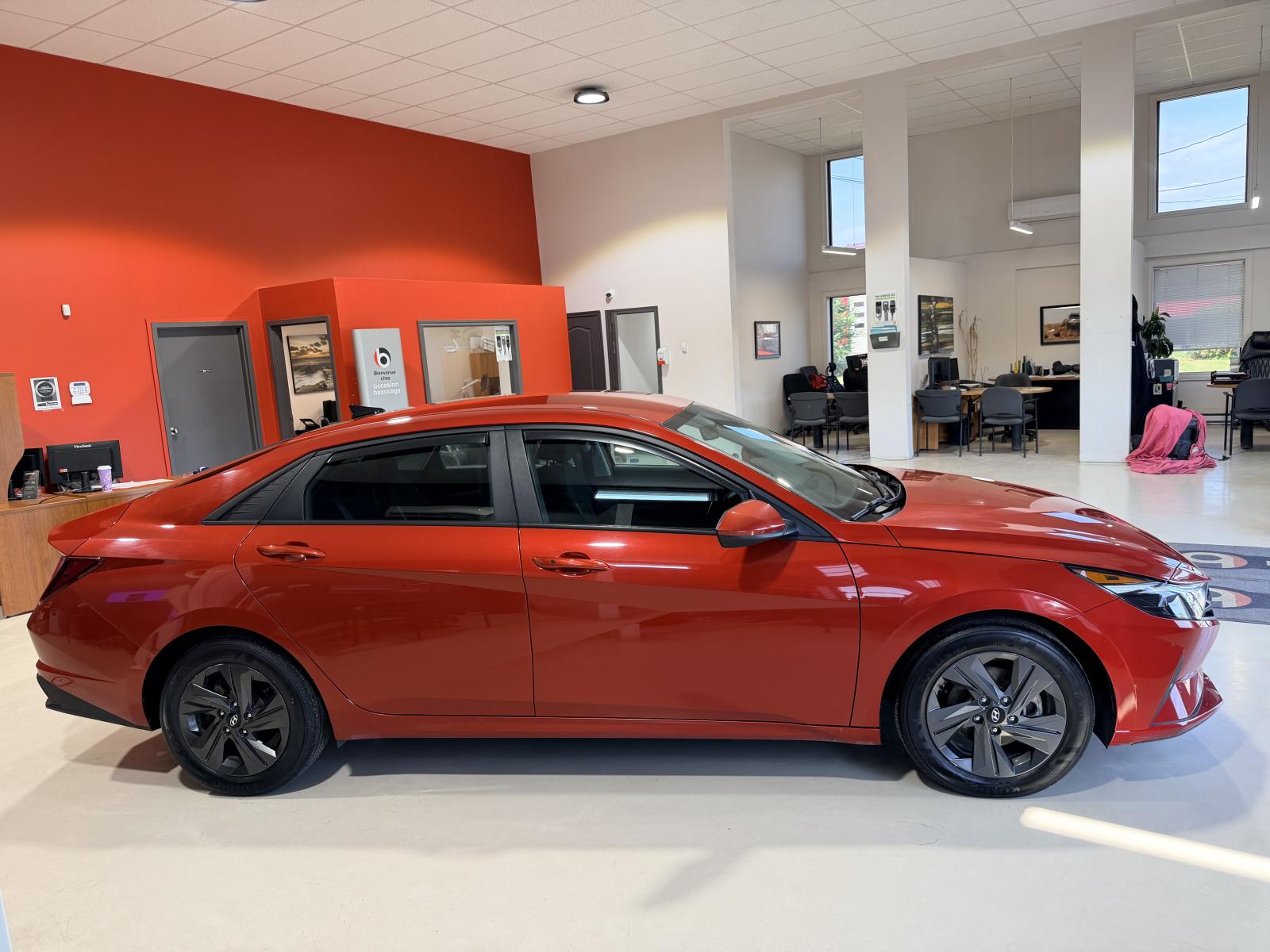 Hyundai Elantra Preferred 2021 — photo 8