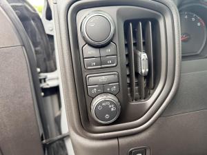 Miniature 16 Chevrolet Silverado 1500 Custom Trail Boss 2024