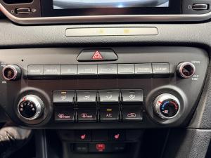Miniature 26 Kia Sportage LX 2020