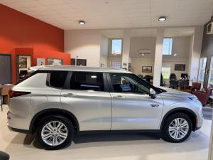 Miniature 10 Mitsubishi Outlander PHEV 2024