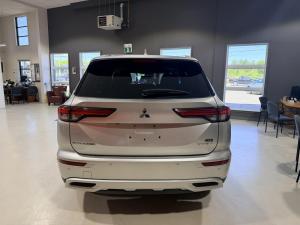 Miniature 5 Mitsubishi Outlander PHEV 2024