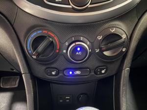 Miniature 25 Hyundai Accent SE 2017