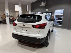 Miniature 8 Nissan Qashqai S 2018