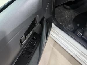 Miniature 14 Toyota Corolla LE 2022