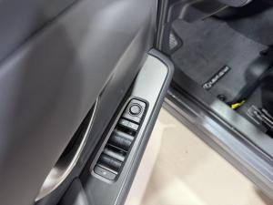 Miniature 17 Lexus UX-Series UX300h Premium 2025
