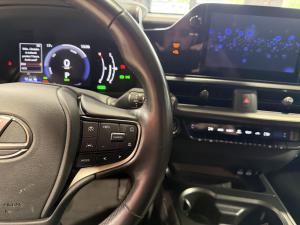 Miniature 22 Lexus UX-Series UX300h Premium 2025