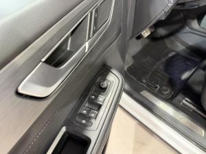 Thumbnail 19 Volkswagen Atlas Cross Sport Comfortline R-L Blk 2025