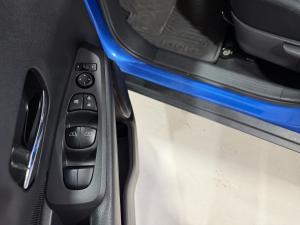 Miniature 15 Nissan Kicks SV Special Edition 2023