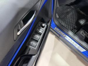 Thumbnail 17 Toyota C-HR XLE Premium 2021