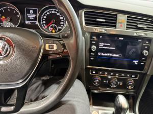 Miniature 16 Volkswagen Golf Highline 2020
