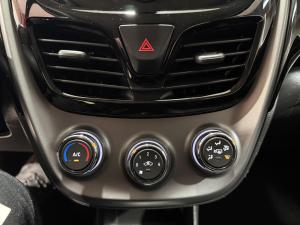 Miniature 25 Chevrolet Spark 1LT 2022