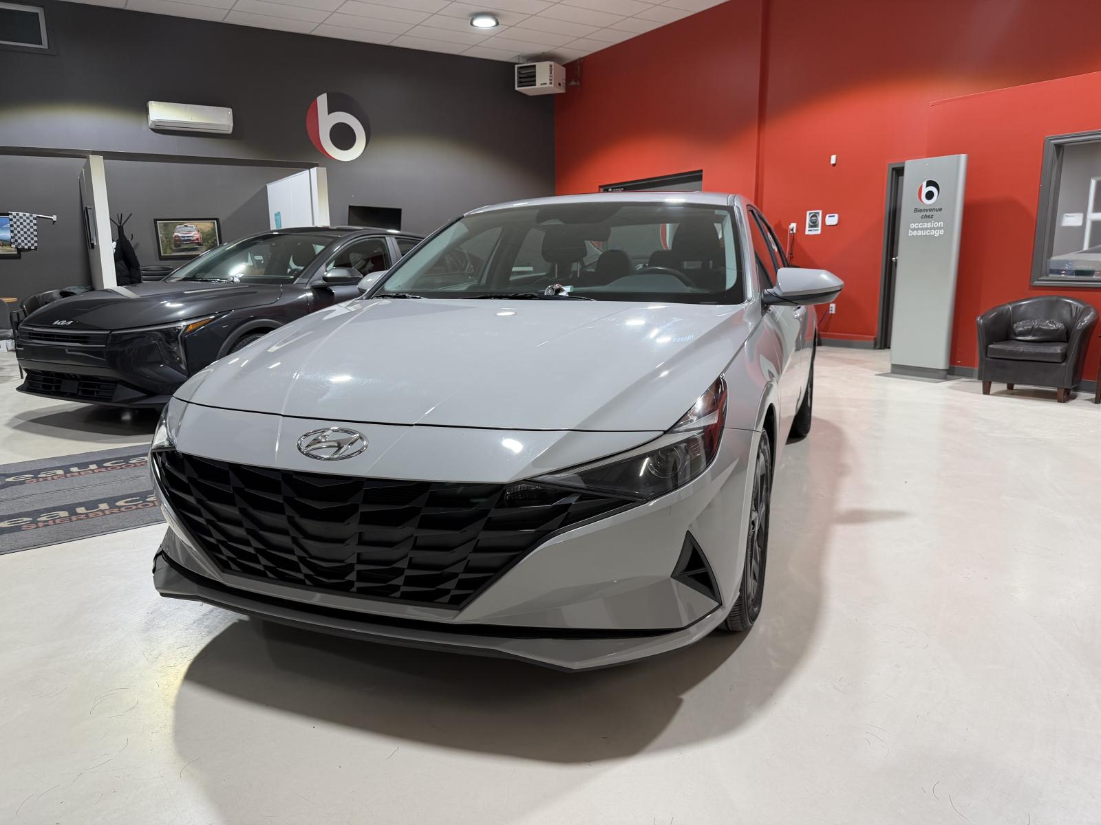 Image 1 Hyundai Elantra Preferred w/Tech 2023