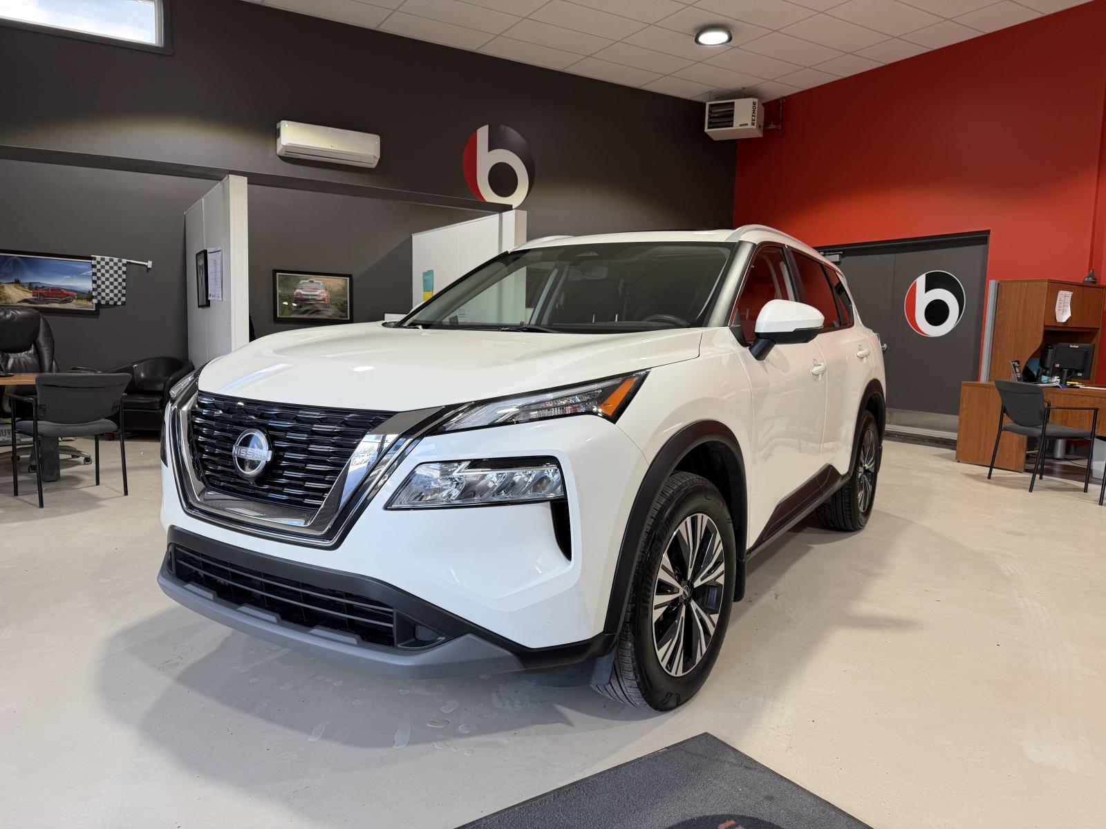 Image 1 Nissan Rogue SV Moonroof 2023