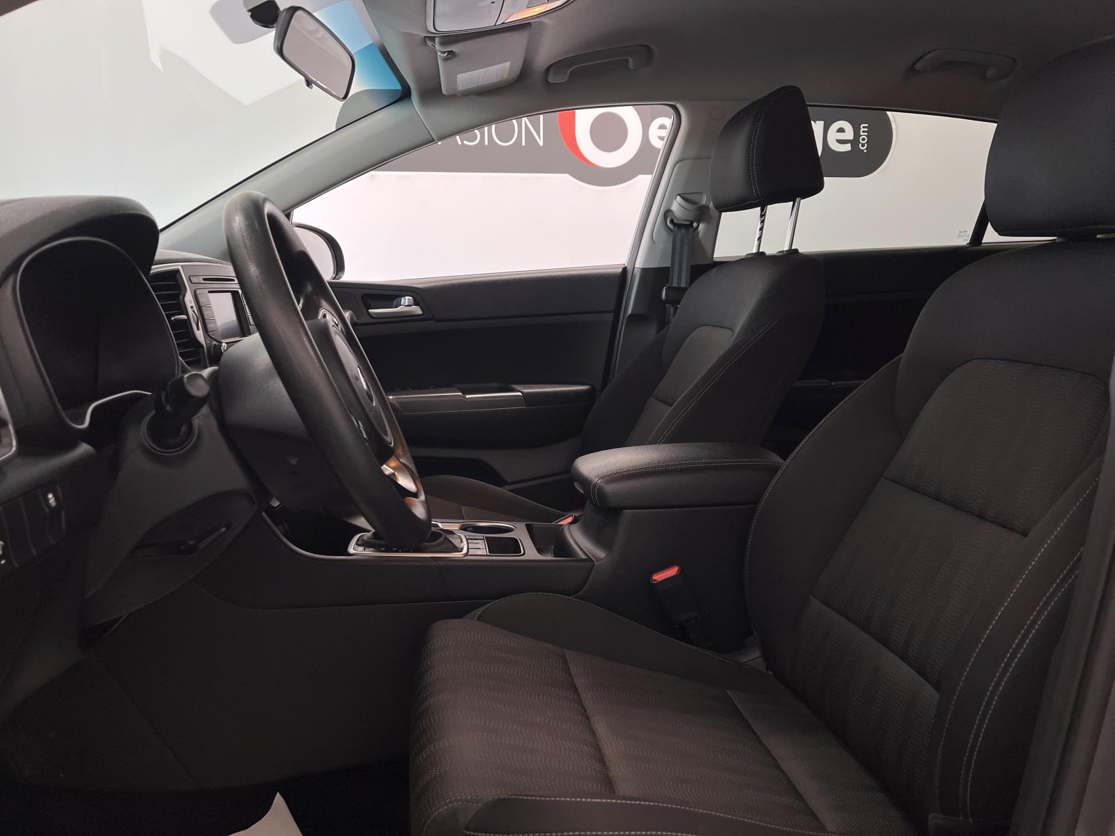 Kia Sportage LX 2018 — photo 8