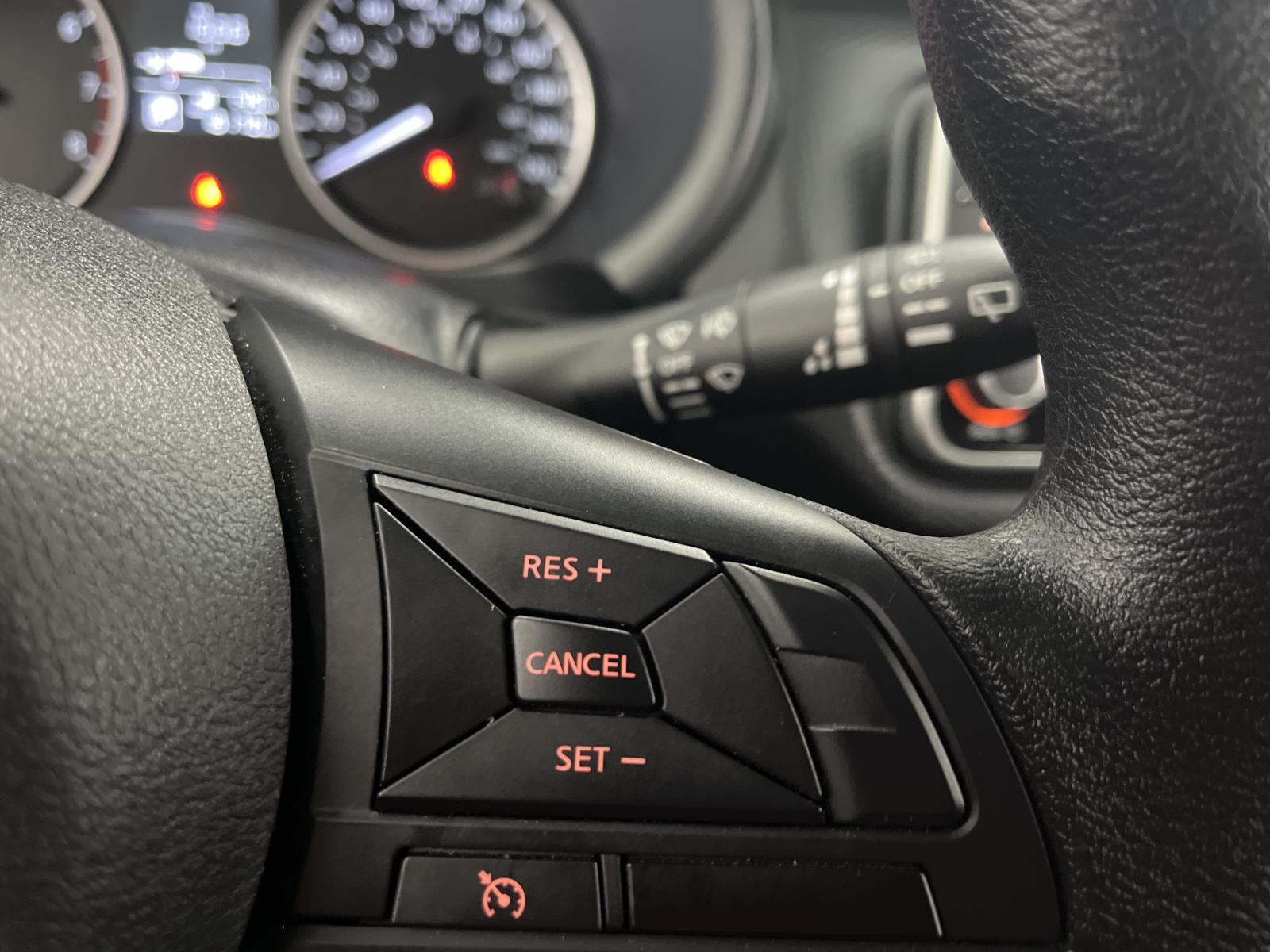 Image 14 Nissan Kicks S 2023