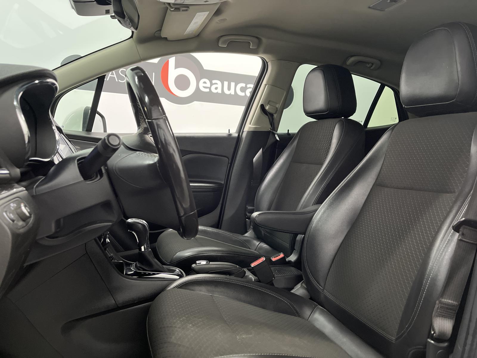 Buick Encore Preferred 2021 — photo 8