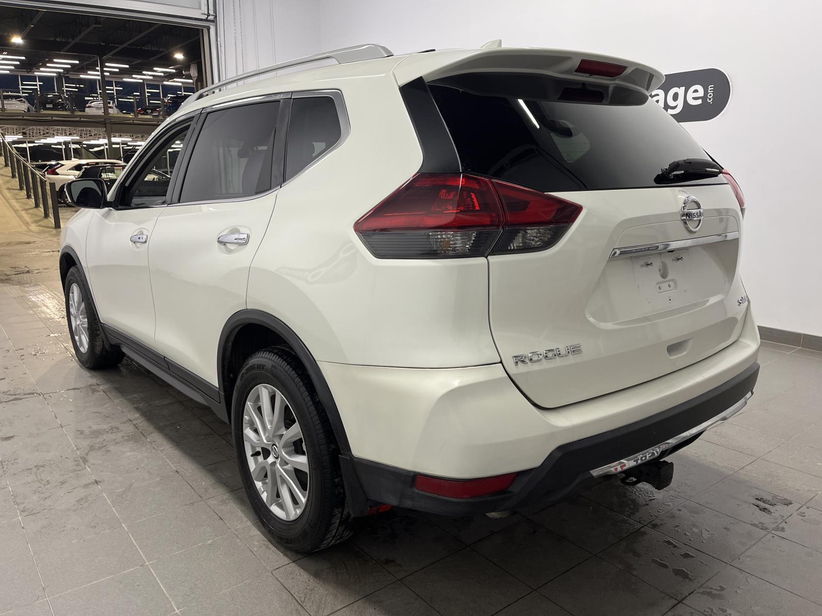 Image 3 Nissan Rogue SV 2020