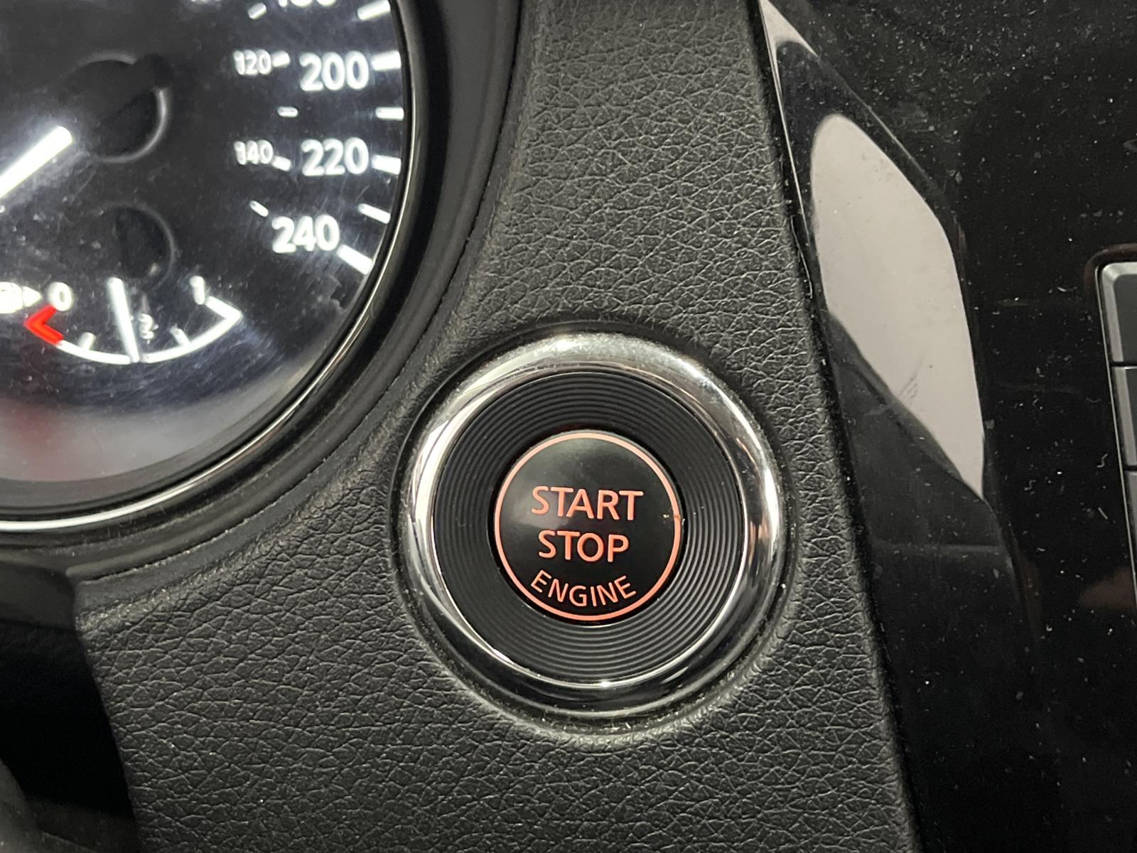 Image 12 Nissan Rogue SV 2020