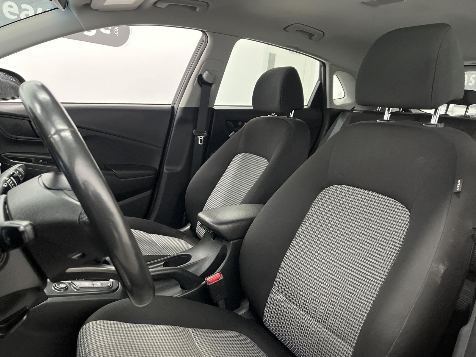 Hyundai Kona Preferred 2021 — photo 8