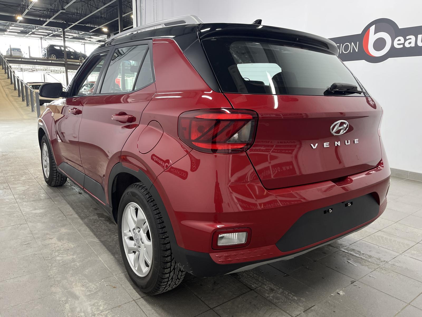 Hyundai Venue Preferred 2022 — photo 3