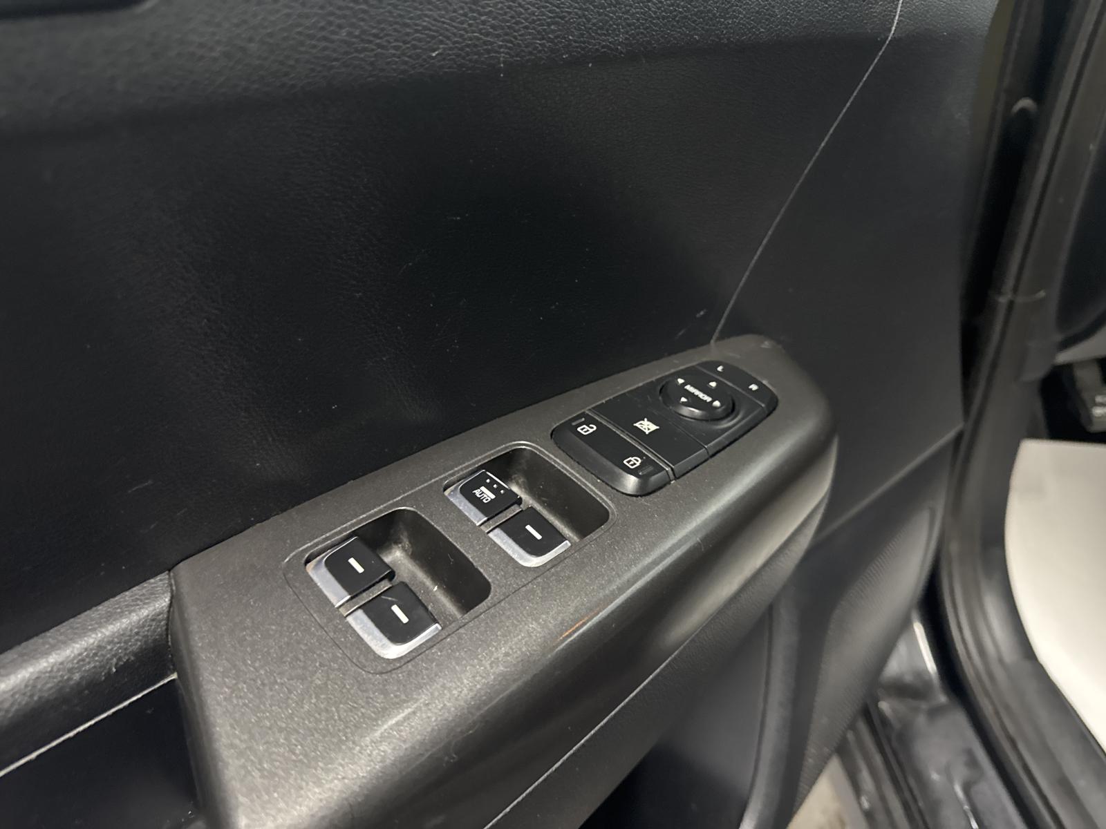 Kia Sportage LX 2019 — photo 8