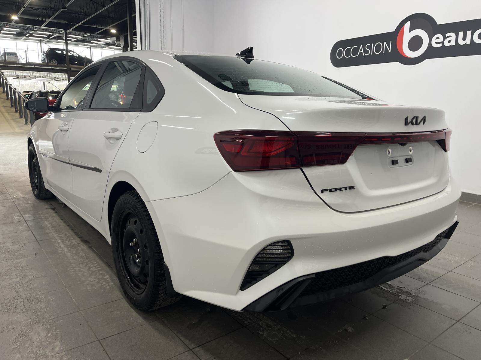 Kia Forte LX 2023 — photo 3