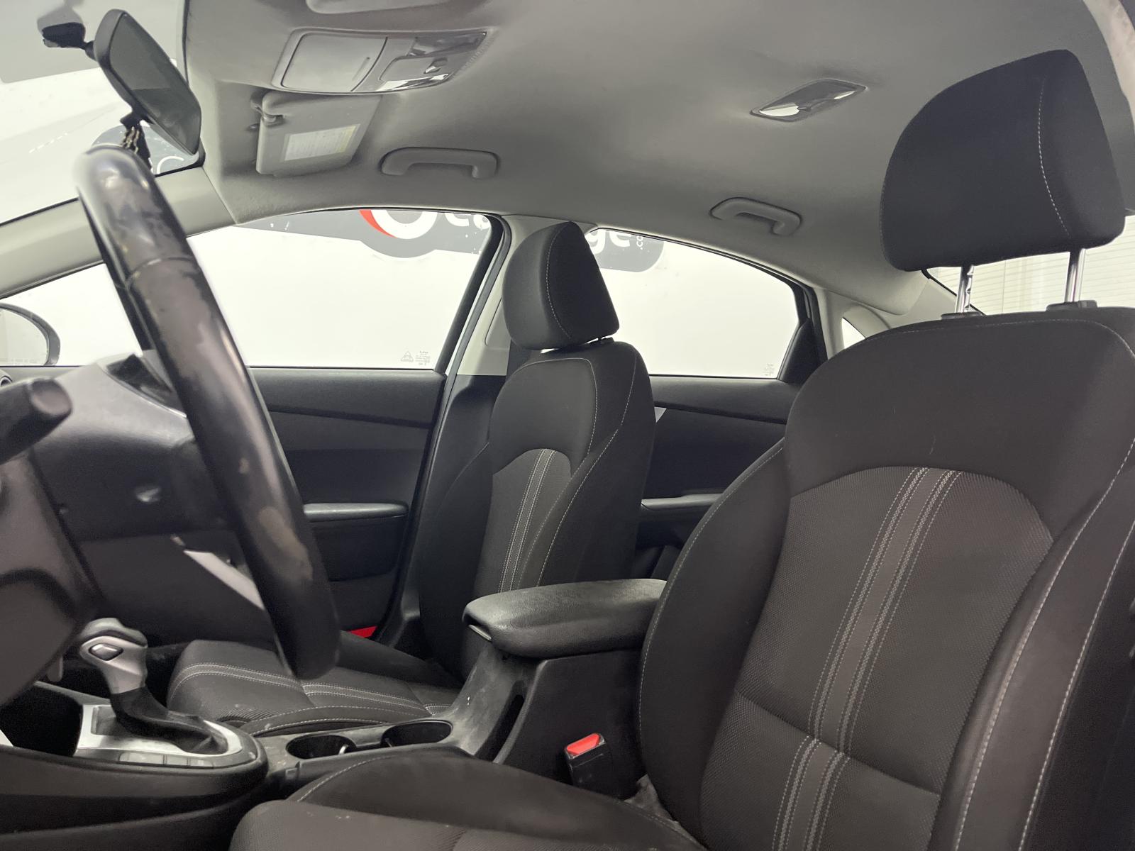 Kia Forte LX 2023 — photo 8