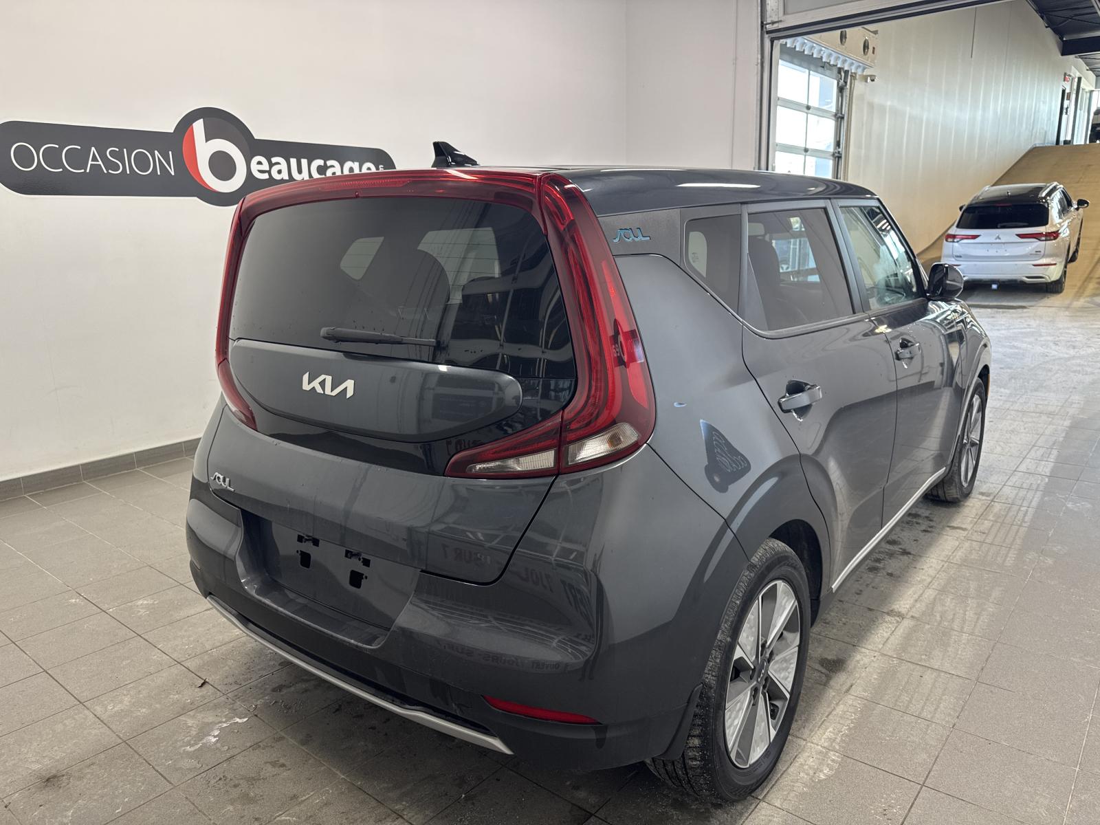 Kia Soul EV Limited 2022 — photo 5