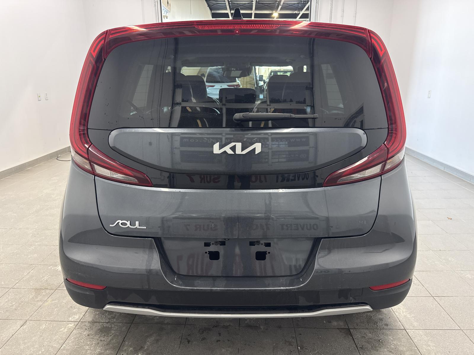 Kia Soul EV Limited 2022 — photo 4