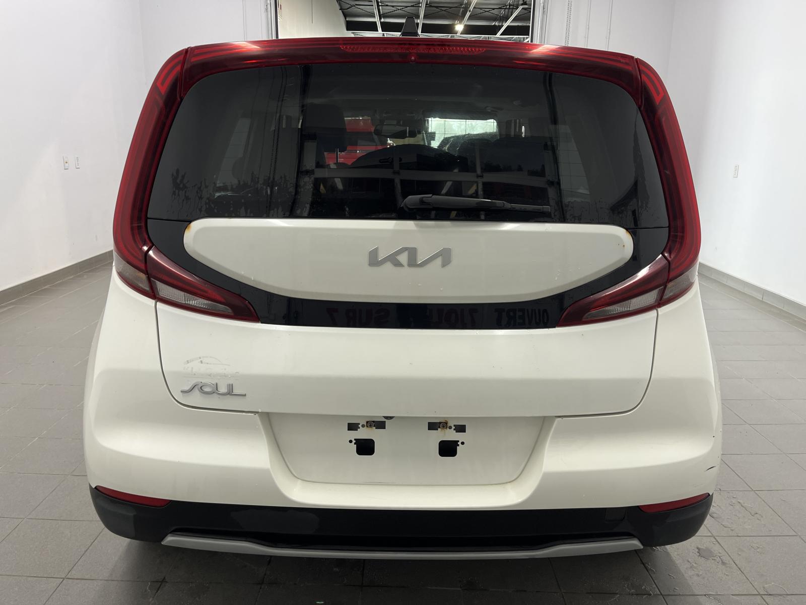 Kia Soul EV Limited 2022 — photo 4