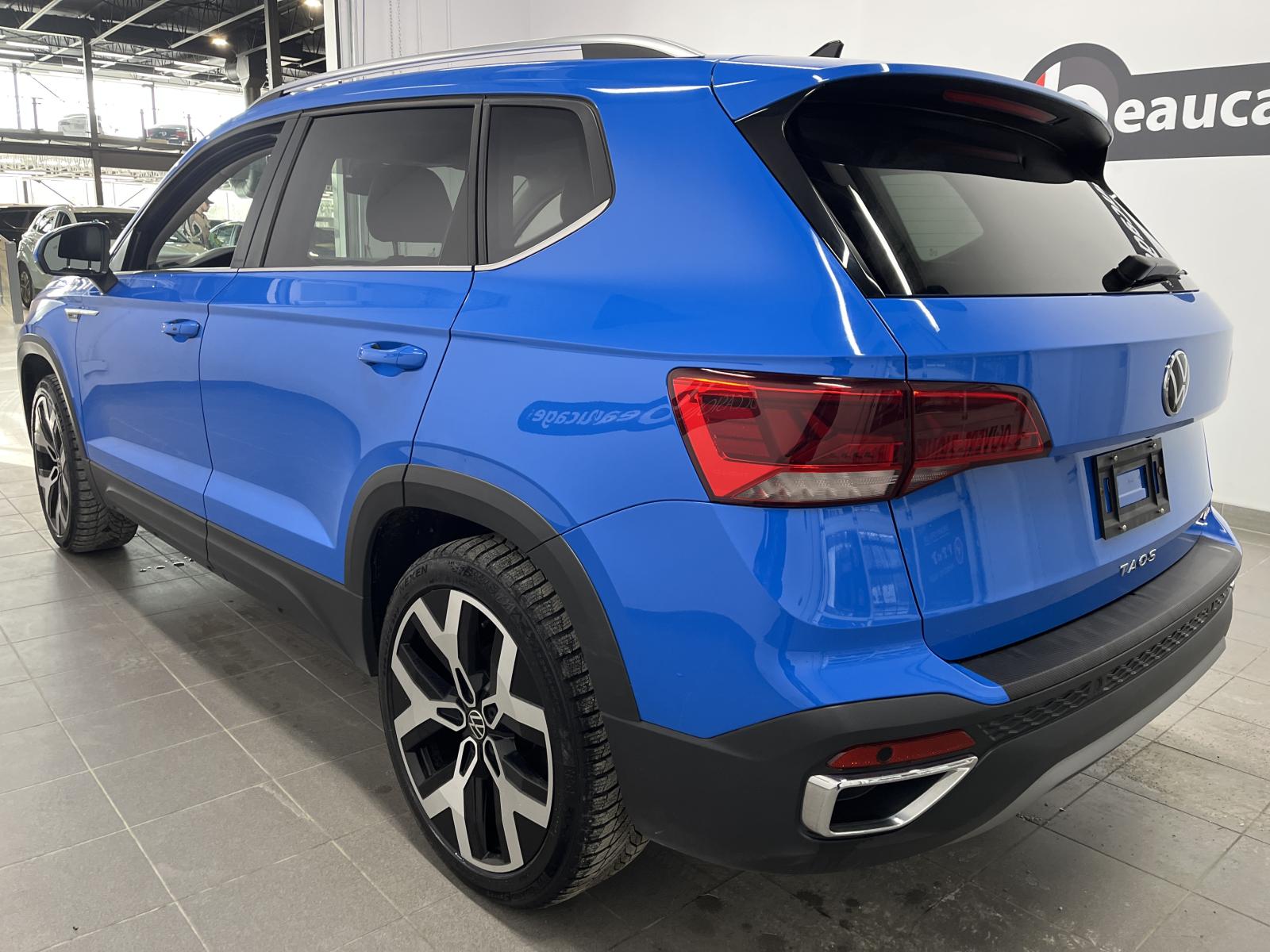 Image 3 Volkswagen Taos Highline 2023