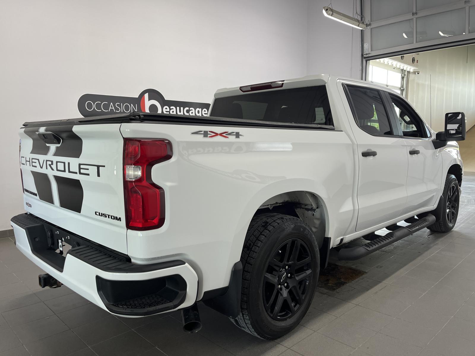 Chevrolet Silverado 1500 LTD Custom 2022 — photo 5