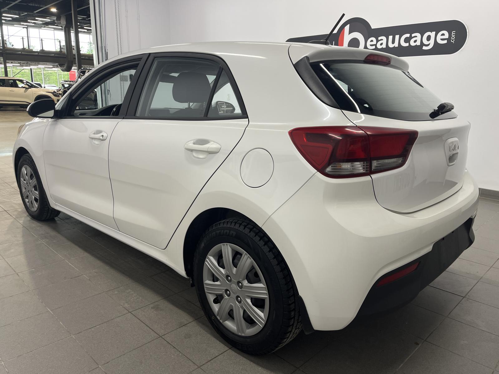 Kia Rio 5-door 2022 — photo 3