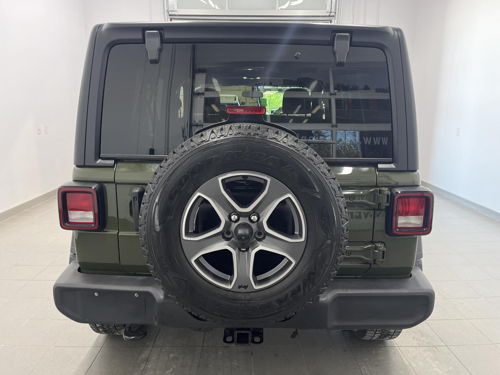 Jeep Wrangler Sport S 2023 — photo 4