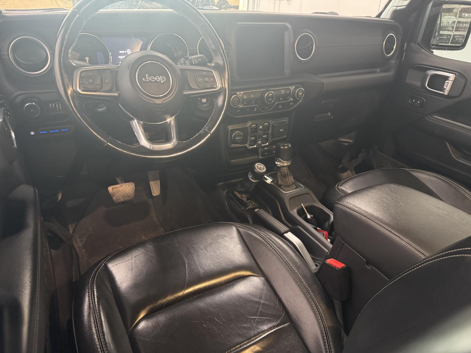 Jeep Wrangler 4XE Unlimited Sahara 2022 — photo 8