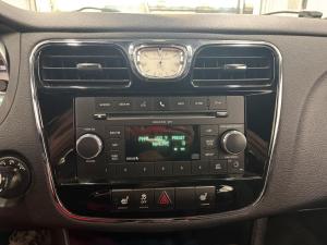 Thumbnail 10 Chrysler 200 Touring 2011