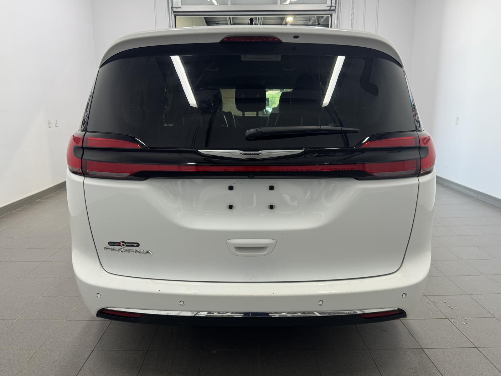 Chrysler Pacifica Touring L 2024 — photo 5
